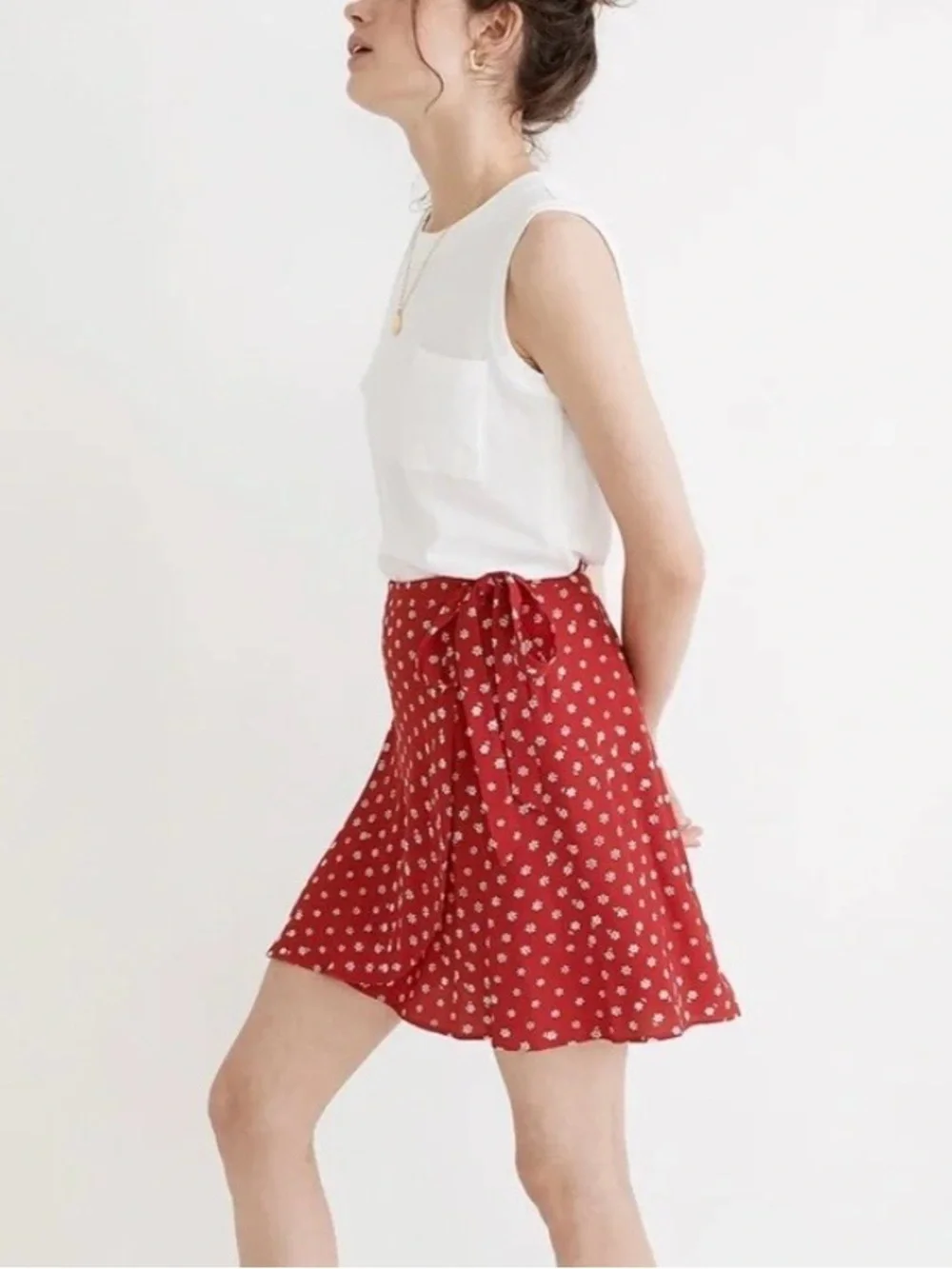 Madewell Wrap Mini Skirt in Bandana Flower Size 4 Red White Floral - Picture 2 of 5